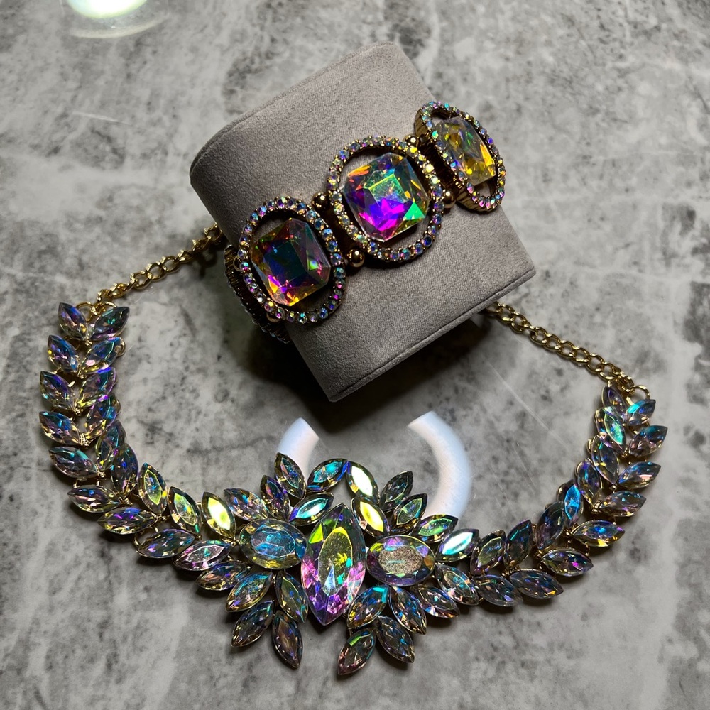 Iridescent gold/brass choker with matching bracelet